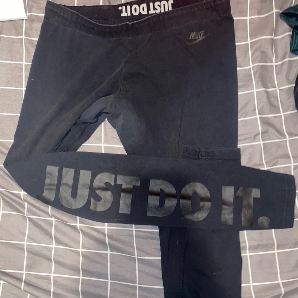 Nike pro matte black just do it